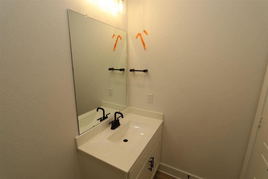 Close-up of interior finishes inside a home in Lago Mar, Santa Fe (Image 16).