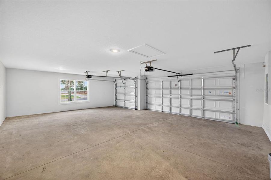 Spacious, unfurnished interior of a new home in Hill Country Estates, Dade City (Image 45).