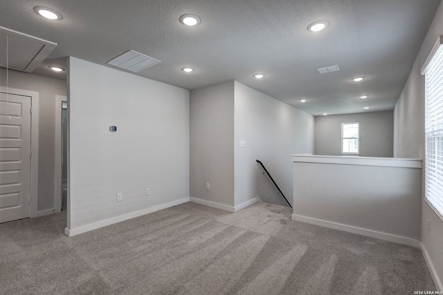 Spacious, unfurnished interior of a new home in Hacienda, San Antonio (Image 24). Spacious, unfurnished interior of a new home in Hacienda, San Antonio (Image 24).