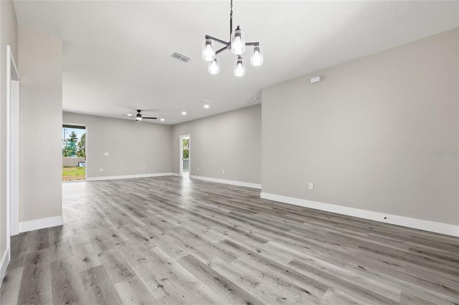 Spacious, unfurnished interior of a new home in , Kissimmee (Image 27).