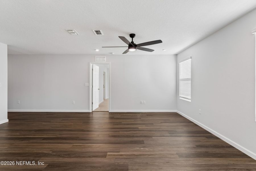Spacious, unfurnished interior of a new home in , Jacksonville (Image 28).