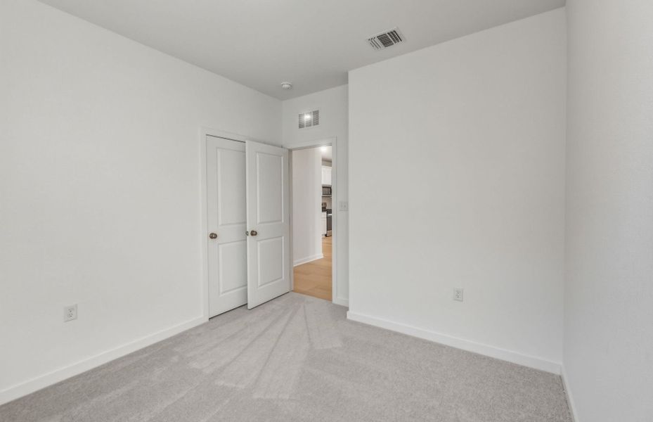 Spacious, unfurnished interior of a new home in Larson Crossing, Elgin (Image 16).