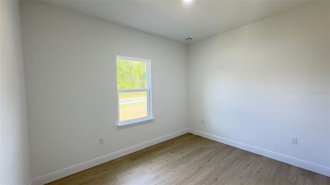 Spacious, unfurnished interior of a new home in , Dunnellon (Image 25).