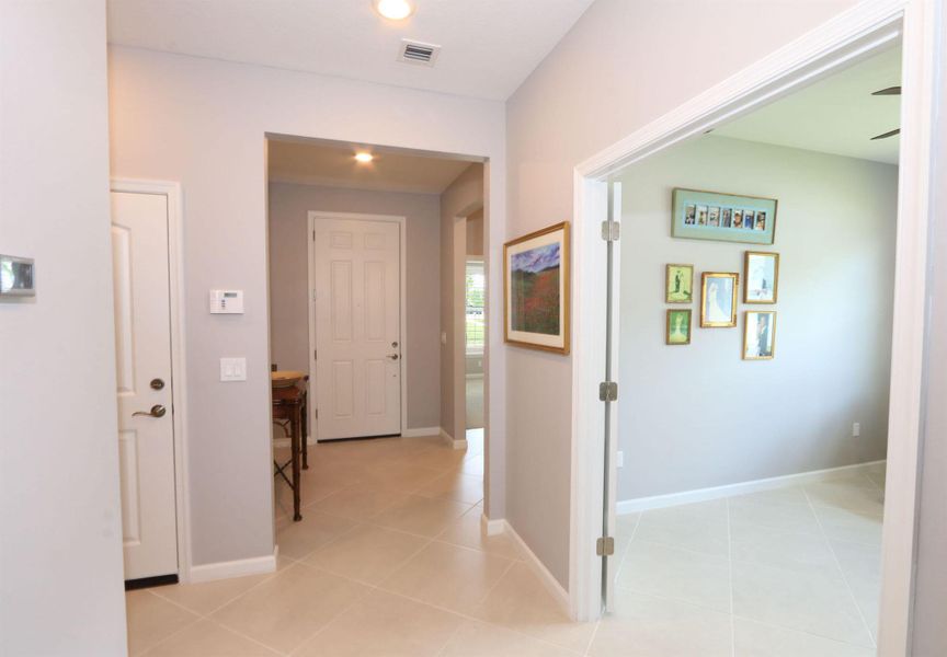 Spacious, unfurnished interior of a new home in , Port St. Lucie (Image 18).