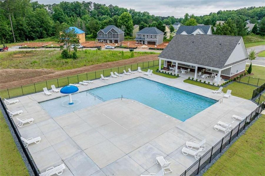 Community amenities in Crossvine Village, LaGrange (Image 6).