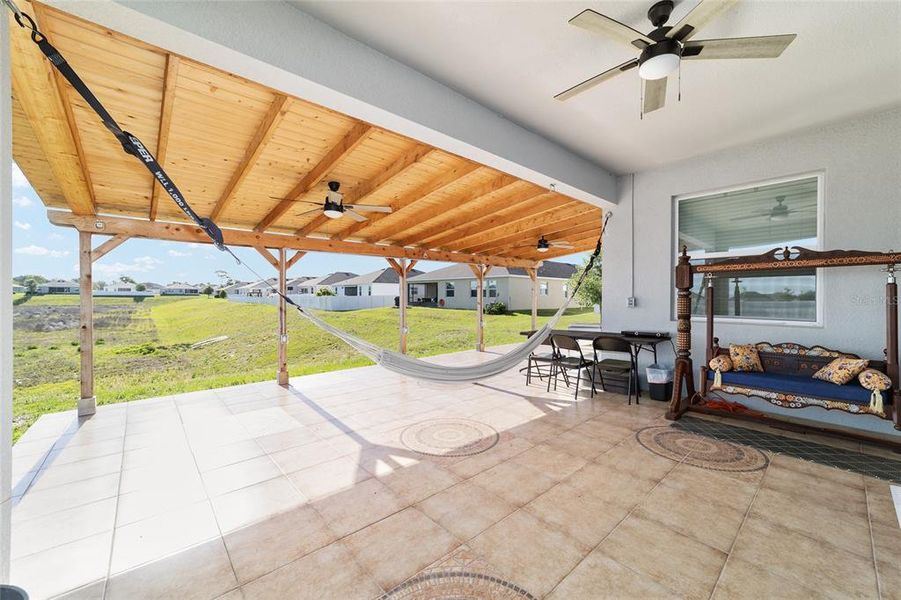 Exterior details and patio area of a home in Brookhaven, Ocala (Image 37).