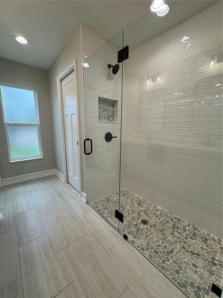 Spacious, unfurnished interior of a new home in , Dunnellon (Image 17).