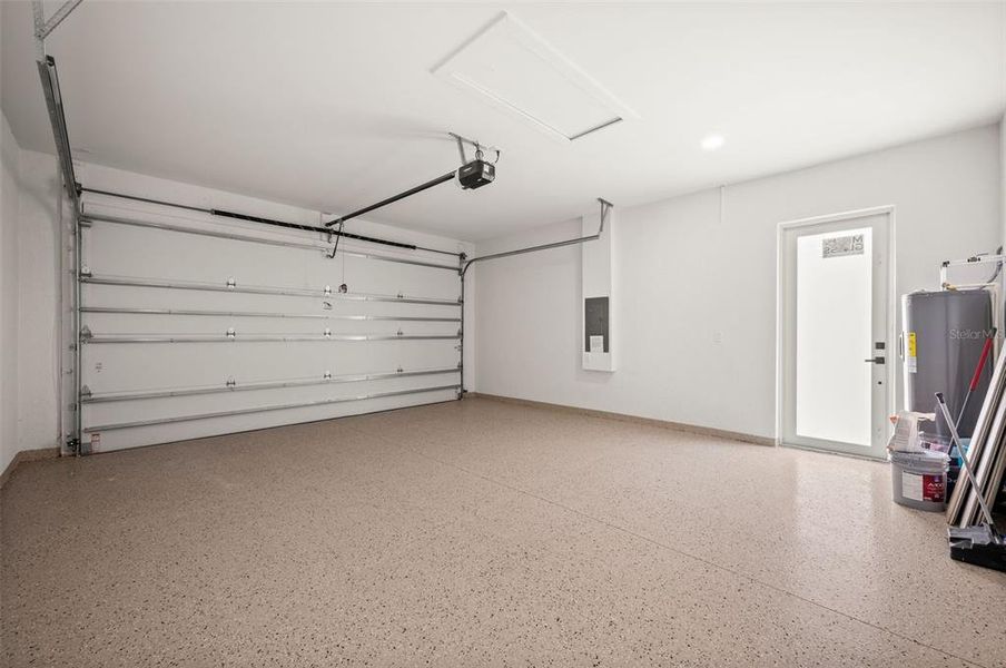 Spacious, unfurnished interior of a new home in , Lehigh Acres (Image 20).