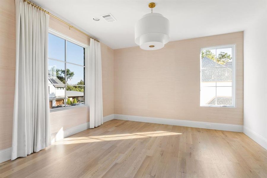 Spacious, unfurnished interior of a new home in , Dallas (Image 22).