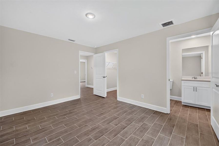 Spacious, unfurnished interior of a new home in , Port Charlotte (Image 20). Spacious, unfurnished interior of a new home in , Port Charlotte (Image 20).