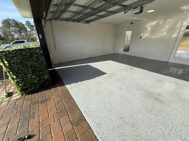 Exterior details and patio area of a home in , Winter Garden (Image 36).