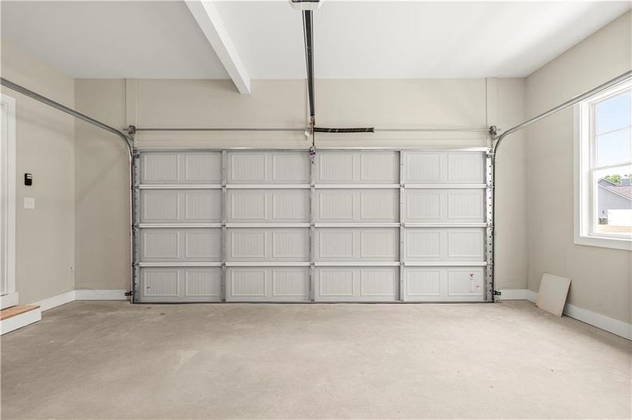 Spacious, unfurnished interior of a new home in Benson Estates, Dallas (Image 24).