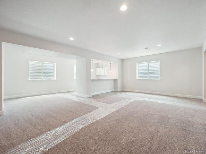 Spacious, unfurnished interior of a new home in Vista Pines at Crystal Valley, Castle Rock (Image 23).
