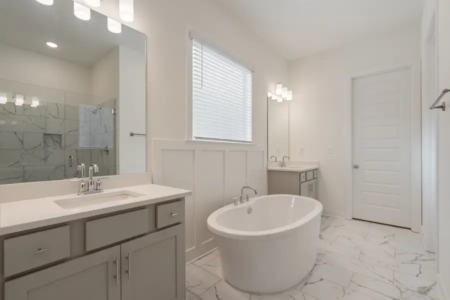 Furnished interior view inside a new home in Myers Park, Arlington (Image 10).