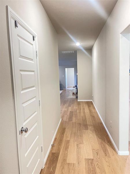 Spacious, unfurnished interior of a new home in Stonehaven, Seagoville (Image 19).