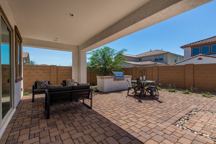 Representative exterior details of a home built from the 40R1 by Taylor Morrison in Rancho Mercado, Surprise (Image 4).