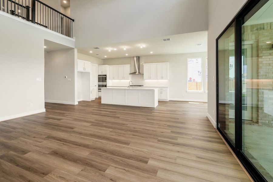 Spacious, unfurnished interior of a new home in Santa Rita Ranch, Liberty Hill (Image 18).