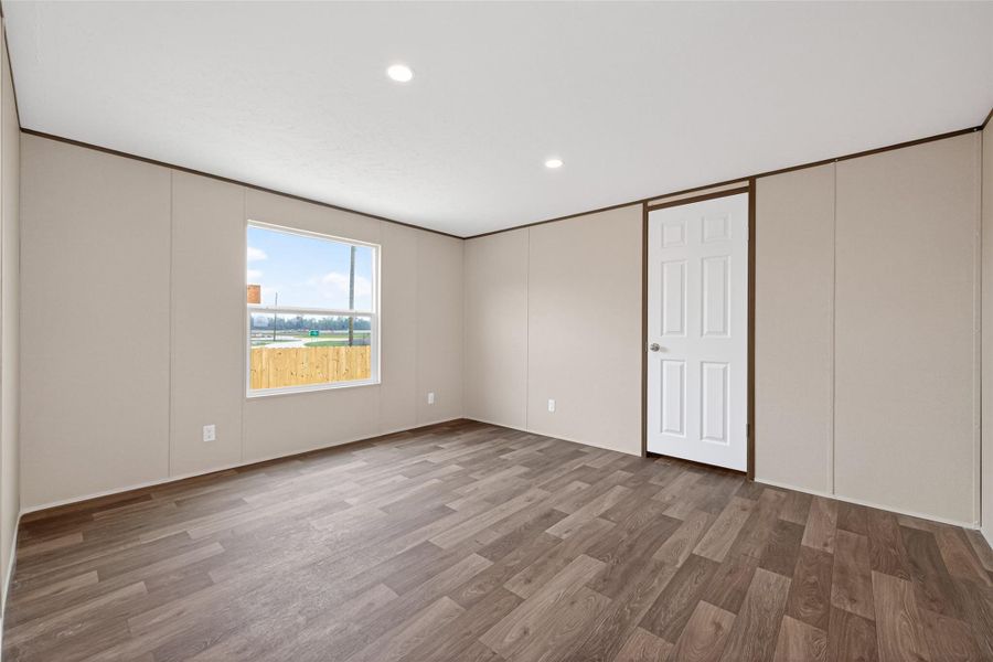 Spacious, unfurnished interior of a new home in , Cleveland (Image 10).