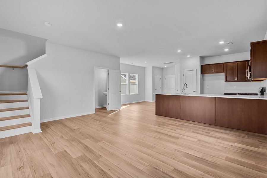 Spacious, unfurnished interior of a new home in Hanes Lake, Winston-Salem (Image 18).