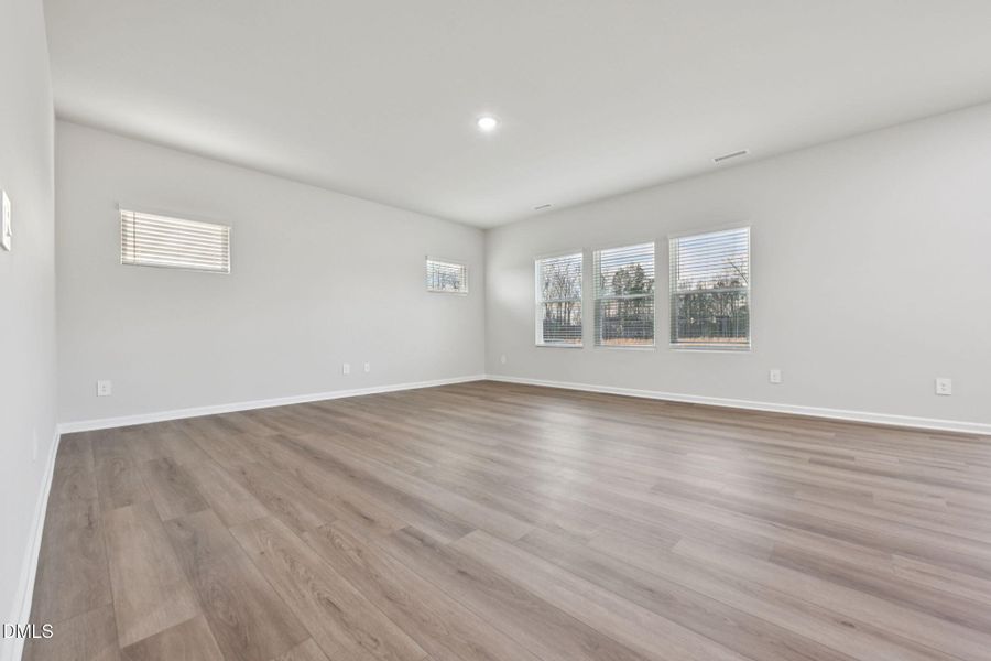 8-web-or-mls-Raleigh - Oak Manor - 548 B