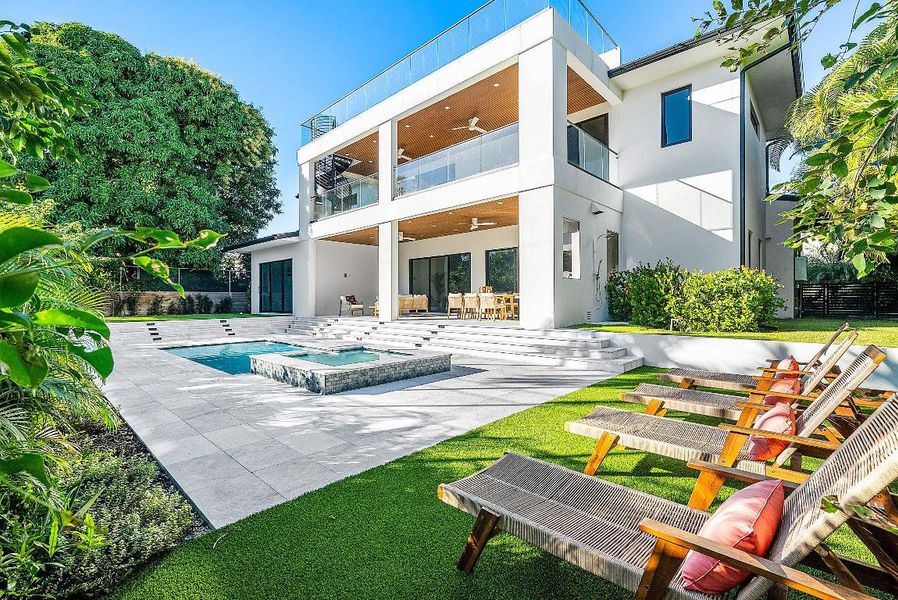 073-25833rdCourt-WestPalmBeach-FL-33407-