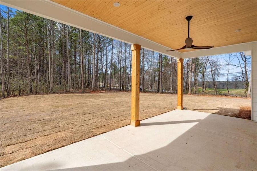 Exterior details and patio area of a home in , Bremen (Image 24).