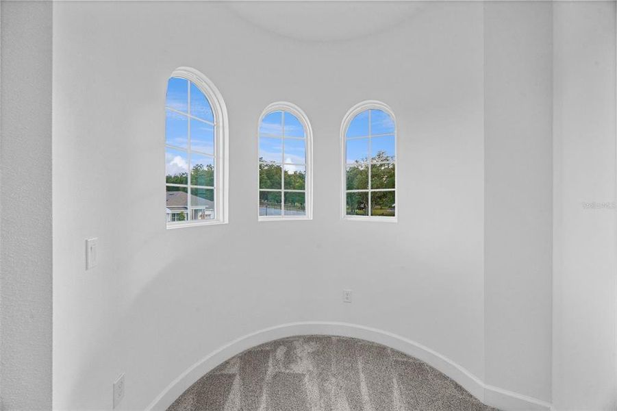 Spacious, unfurnished interior of a new home in , Winter Garden (Image 25).