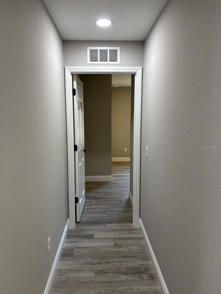 Spacious, unfurnished interior of a new home in , Citrus Springs (Image 36).