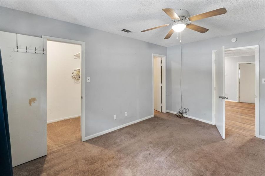 Spacious, unfurnished interior of a new home in , Gun Barrel City (Image 16).