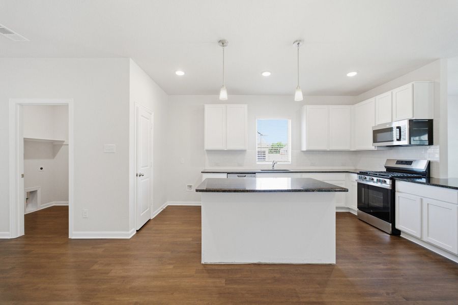 Furnished interior view inside a new home in La Terra, Celina (Image 7).
