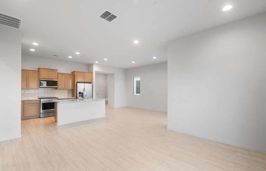 Spacious, unfurnished interior of a new home in Sun City Festival, Buckeye (Image 20).
