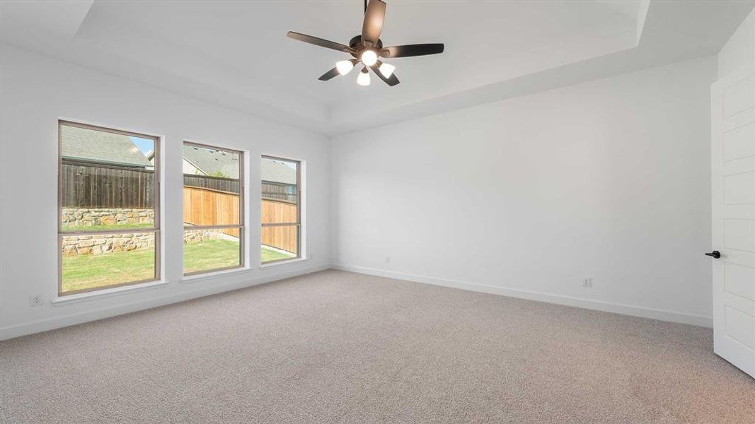 Spacious, unfurnished interior of a new home in Somerset Park 80', Rockwall (Image 26).