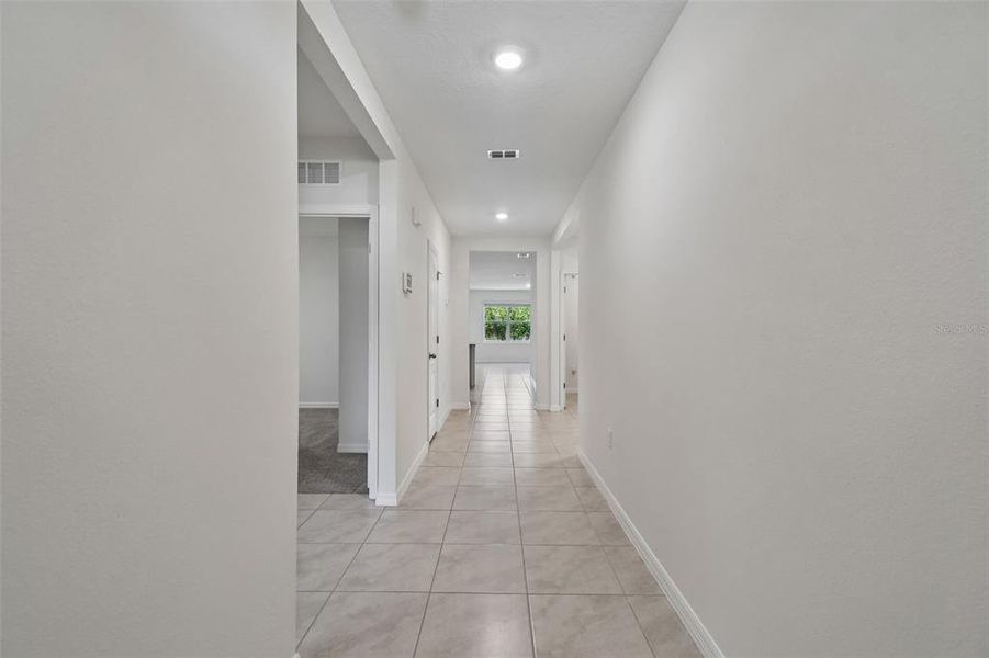 Spacious, unfurnished interior of a new home in Riviera Bella, Debary (Image 33).