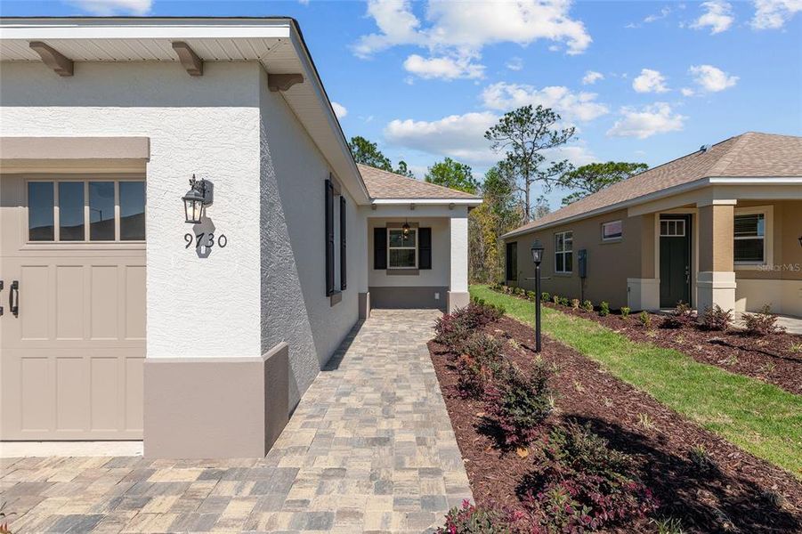 Exterior details and patio area of a home in , Ocala (Image 4).