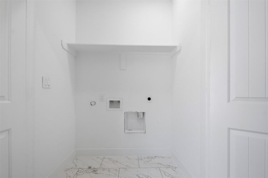 Spacious, unfurnished interior of a new home in , Houston (Image 36).