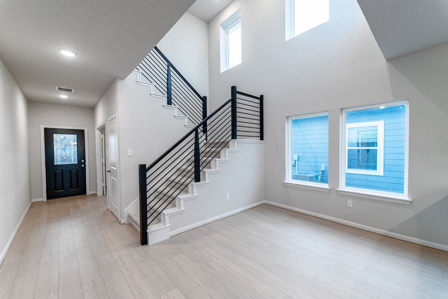Spacious, unfurnished interior of a new home in Hennersby Hollow, San Antonio (Image 10). Spacious, unfurnished interior of a new home in Hennersby Hollow, San Antonio (Image 10).