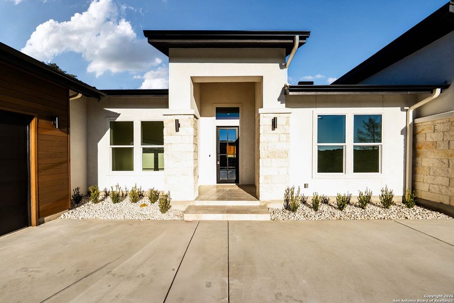 Exterior details and patio area of a home in , San Antonio (Image 24).