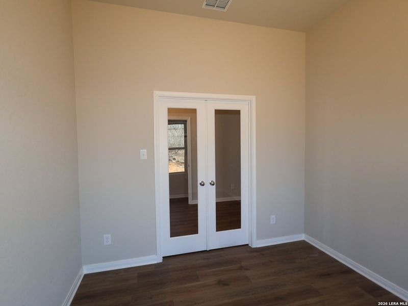 Spacious, unfurnished interior of a new home in Chaparral Ranch, Floresville (Image 20).