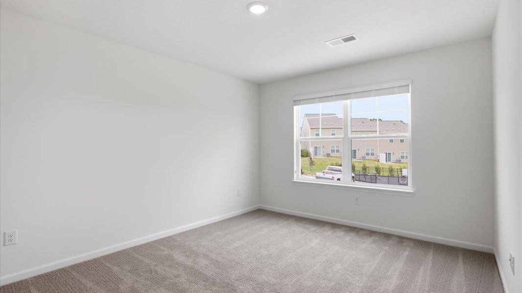 Spacious, unfurnished interior of a new home in Cherokee Crossing, Kodak (Image 14).