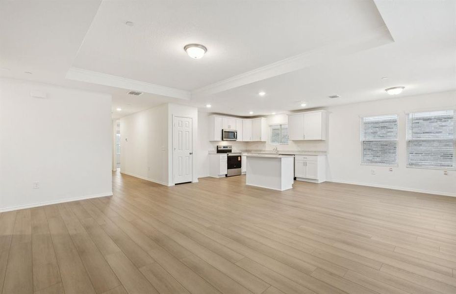 Bright and inviting gathering room perfect for entertaining Bright and inviting gathering room perfect for entertaining