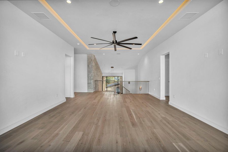 Spacious, unfurnished interior of a new home in , Horseshoe Bay (Image 13).