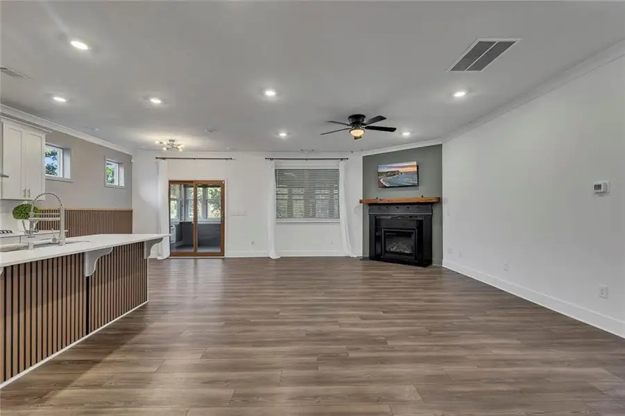 Image 65 of a home in .