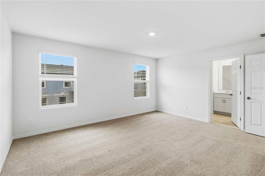 Spacious, unfurnished interior of a new home in , St. Cloud (Image 32).
