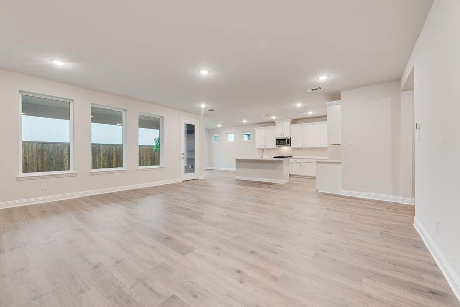 Spacious, unfurnished interior of a new home in Creekside of Crowley, Crowley (Image 27).