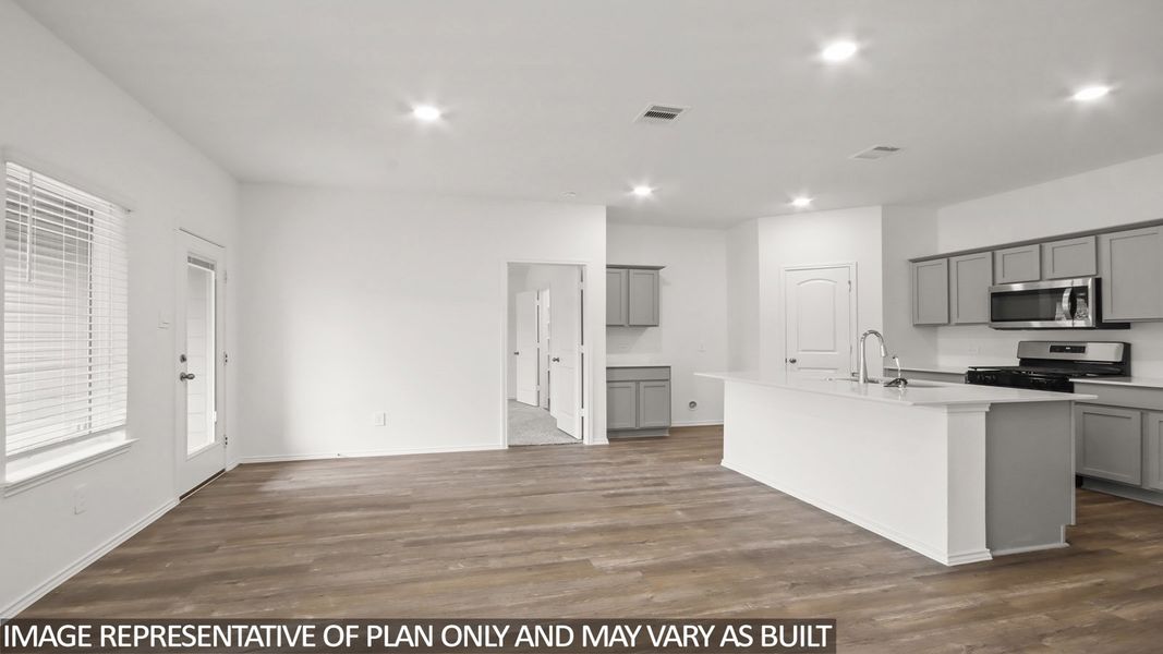 Image 18 of a home in Grand Pines. Image 18 of a home in Grand Pines.