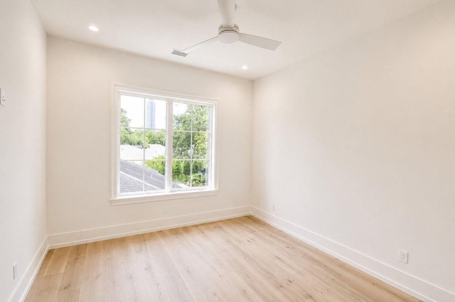 Spacious, unfurnished interior of a new home in , Houston (Image 25).