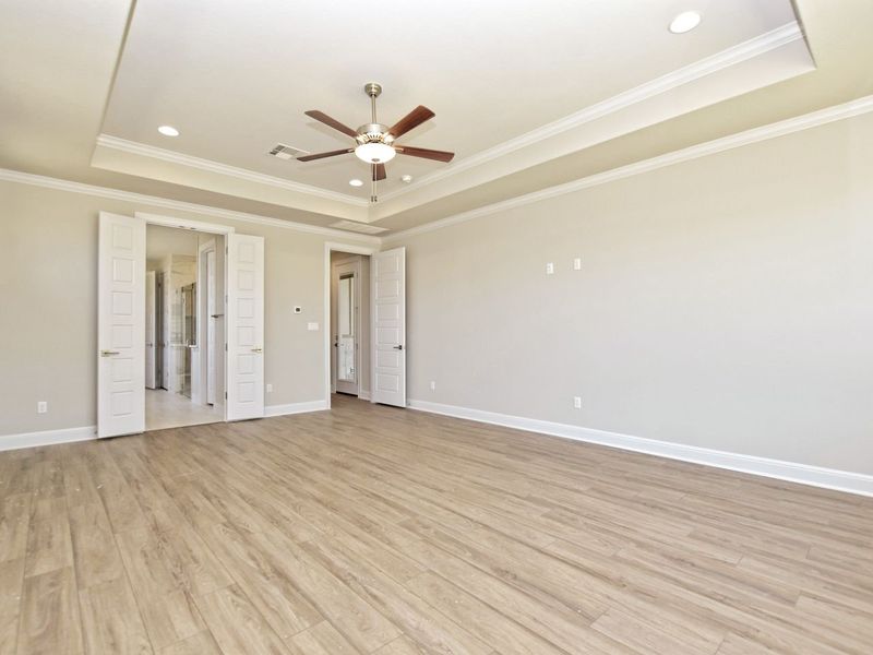 Representative unfurnished interior of a home built from the Avalon by Giddens Homes in Scofield Farms Estates, Georgetown (Image 185).