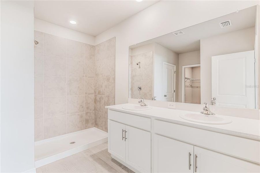 Furnished interior view inside a new home in Seagrass, Punta Gorda (Image 7).