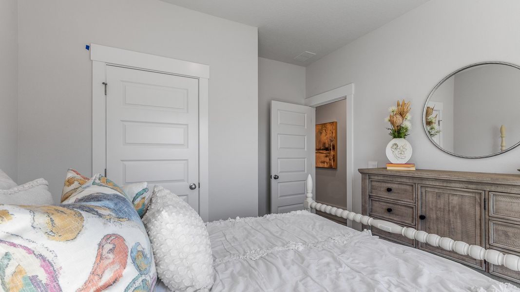 Furnished interior view inside a new home in Colonial East, Panama City Beach (Image 17).