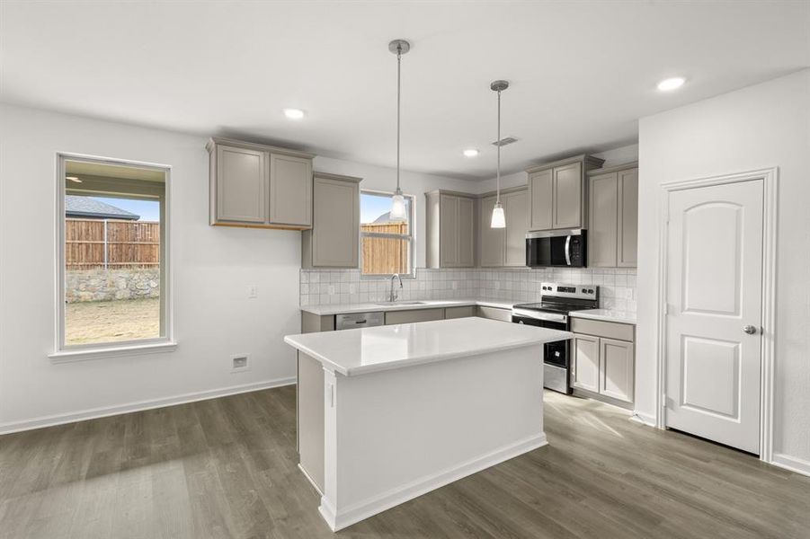 110 Honey Bee- Kitchen-1